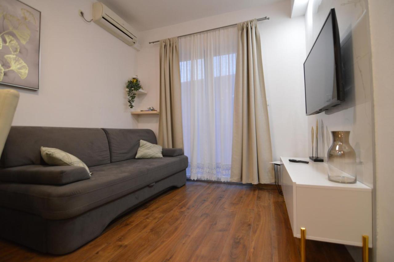 Apartments By The Sea Starigrad, Paklenica - 16421 Exterior photo